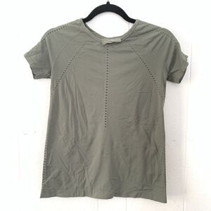 Athleta Womens Small Seamless Short Sleeve Athletic Top Sage Green Vented